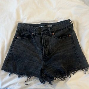 Size 8 (fits like a 6) old navy black jean shorts